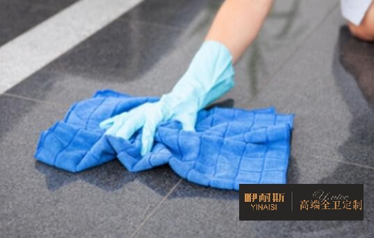 做完測試后將柜體擦拭干凈。